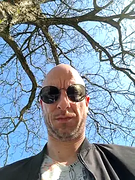 Snapshot of svenpfeifer chatting on March 2026 10:08:02 AM svenpfeifer online show from March 2026 10:08:02 AM