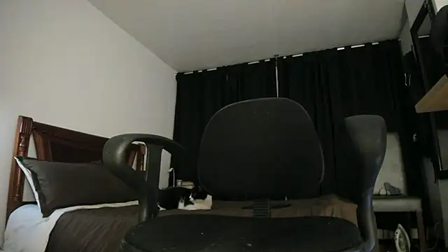 Hat girl online show from January 2026 04:06:02 AM