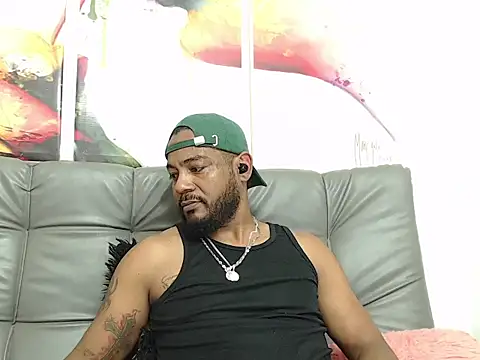 BladeFoxxx1 online show from October 2025 05:40:01 AM