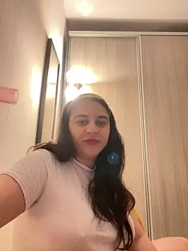 Veramaia online show from May 2026 07:06:02 AM