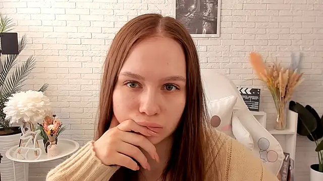 LoisCubitt online show from March 2025 11:29:02 AM