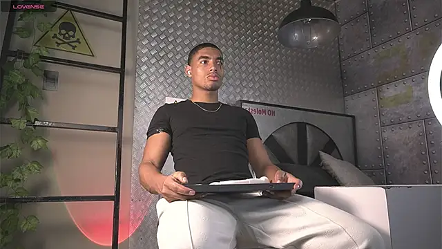Snapshot of LiamByrne chatting on June 2026 04:15:02 AM LiamByrne online show from June 2026 04:15:02 AM