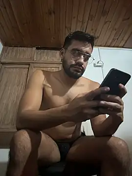 Leon  Hart  online show from April 2026 03:02:01 AM