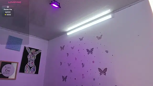 Pretty Johnson  online show from March 2026 11:36:01 AM