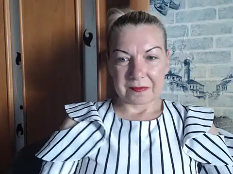 Snapshot of Lillia_Ray chatting on June 2026 12:22:01 PM Lillia Ray online show from June 2026 12:22:01 PM