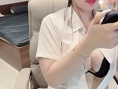 Nabiii6868 online show from April 2026 06:23:01 PM