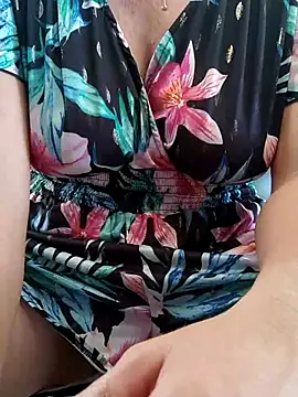 emiliemilf online show from November 2025 10:32:02 PM