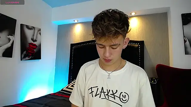 LiamWildx20 online show from March 2026 06:08:02 AM