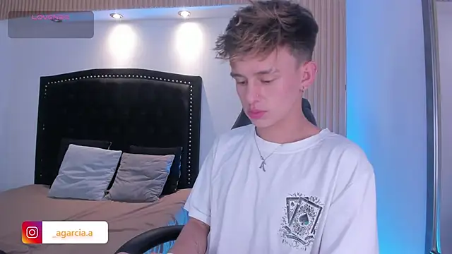 LiamWildx20 online show from April 2026 03:31:01 AM