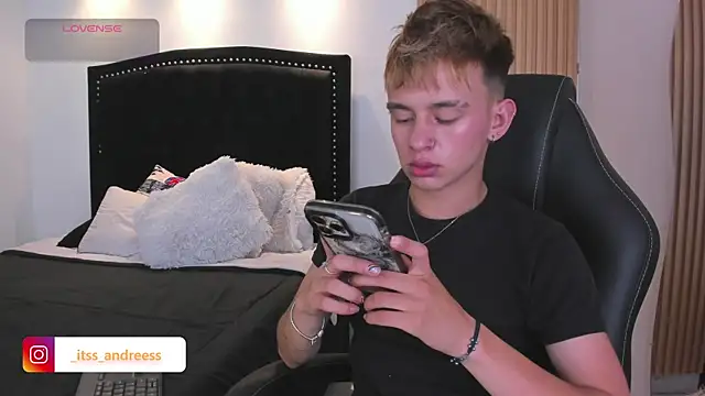 LiamWildx20 online show from July 2026 04:36:02 AM