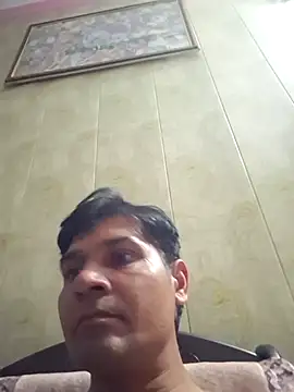 johnny8731 online show from April 2026 04:01:01 PM