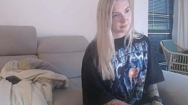 tattoobbgirl online show from November 2025 04:29:01 PM