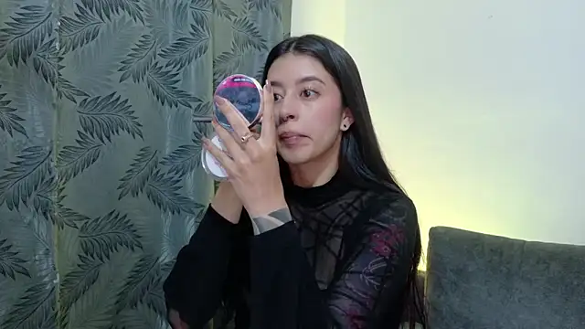 Misscarolsph online show from April 2026 07:29:01 PM