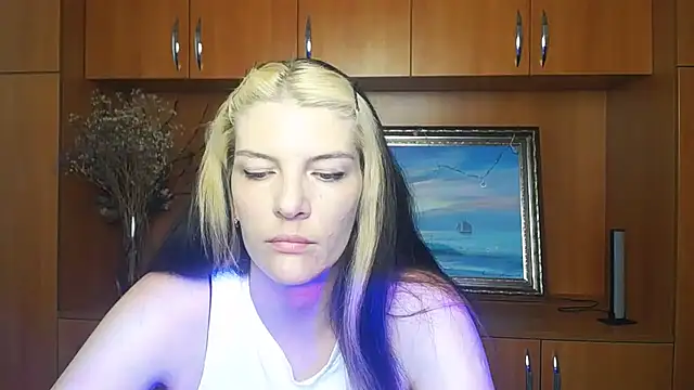 Snapshot of VanessaRey_ chatting on June 2026 07:17:01 AM VanessaRey online show from June 2026 07:17:01 AM