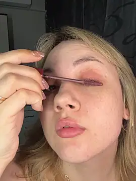 Snapshot of mollygirll chatting on April 2026 08:06:02 PM mollygirll online show from April 2026 08:06:02 PM