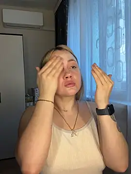 Snapshot of mollygirll chatting on April 2026 03:13:01 PM mollygirll online show from April 2026 03:13:01 PM