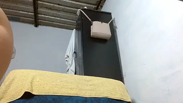 Allyson Mature online show from March 2026 04:40:01 AM