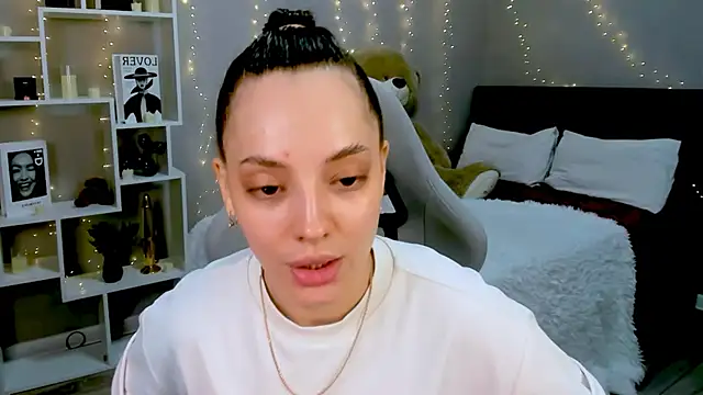 MelanieAlves online show from February 2026 12:09:02 PM