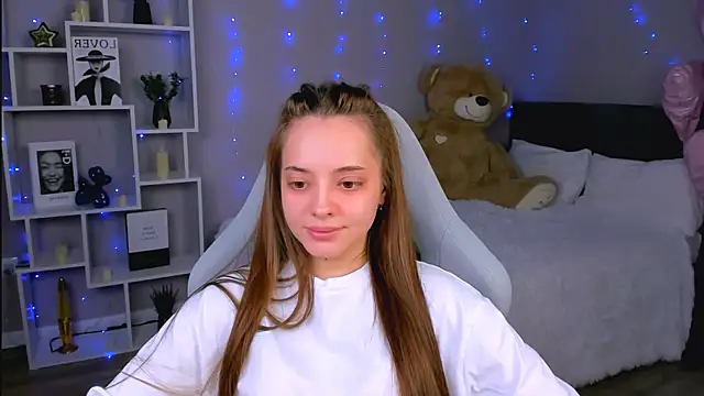 MelanieAlves online show from April 2026 02:31:01 PM