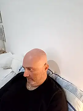 Alexis Bull online show from November 2025 04:03:01 PM