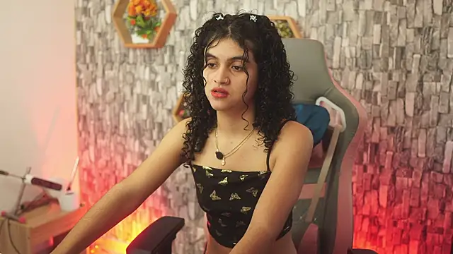 bonniie 98  online show from April 2026 07:03:02 PM