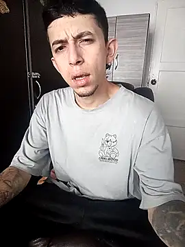 Snapshot of Chris__Jones chatting on October 2025 01:01:01 PM Chris Jones online show from October 2025 01:01:01 PM