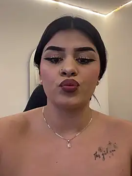 Kariina  69 online show from December 2025 03:37:02 AM