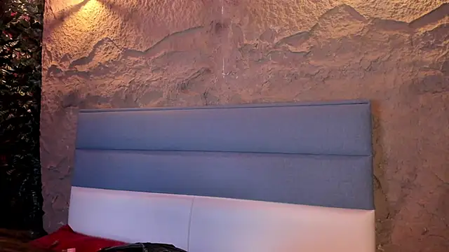 Victoriaa2 Doll online show from March 2026 12:21:02 PM