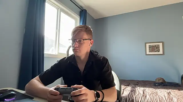lustylyndon online show from June 2026 03:25:02 PM