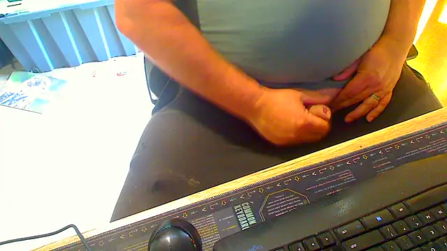 latexsub75 online show from February 2026 04:23:02 AM