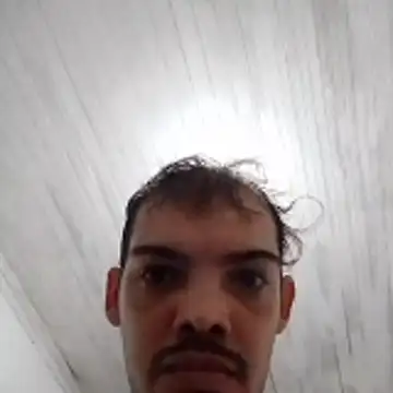 GuilhermeYuree online show from April 2026 09:28:01 PM