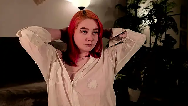 lunaalli online show from April 2026 09:57:02 PM