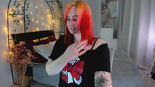 lunaalli online show from April 2026 01:50:02 PM