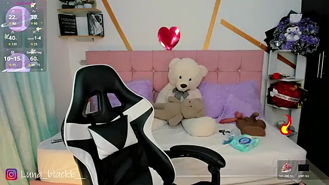 Snapshot of Luna_blackk chatting on June 2026 09:06:02 PM Luna blackk online show from June 2026 09:06:02 PM