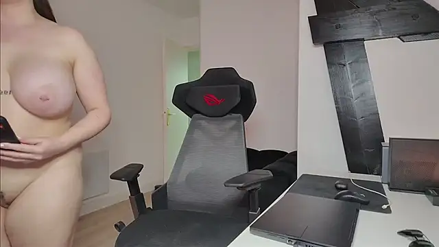 Luna Dollxh online show from March 2026 08:38:02 PM