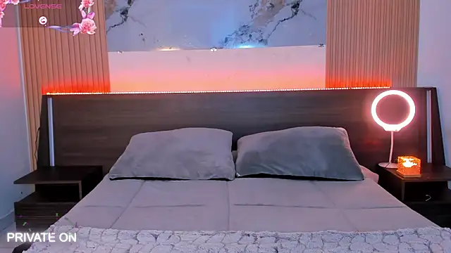 samanthaa moon online show from April 2026 11:16:01 PM