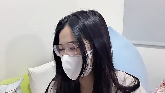 LHeart online show from April 2026 01:45:01 PM