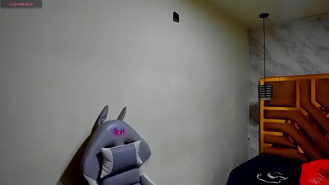 Luciifeer  online show from March 2026 06:36:01 PM