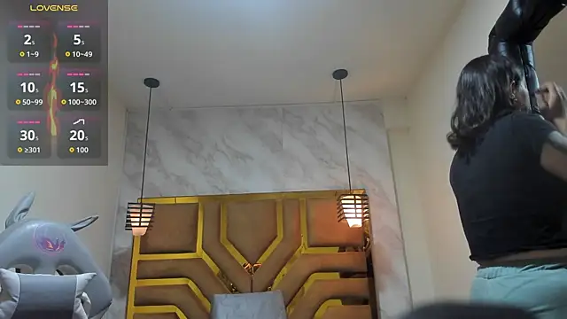 Luciifeer  online show from April 2026 05:16:02 PM