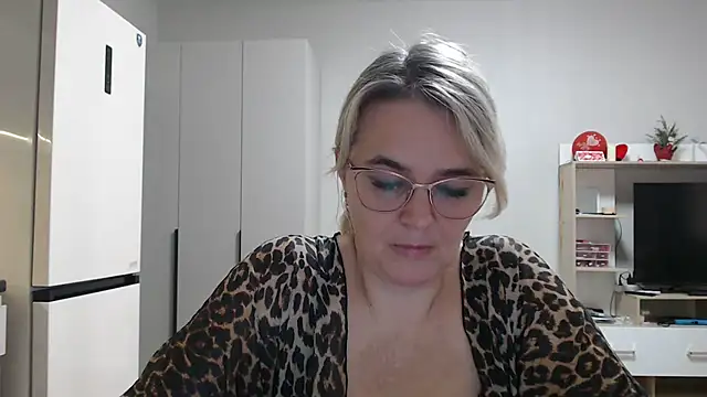 EleanoraDream online show from April 2026 08:20:01 AM