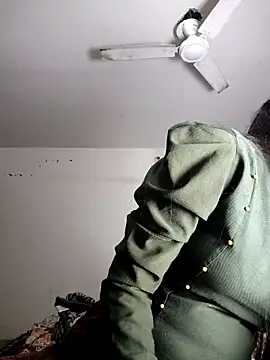 Snapshot of cute_radhikaa chatting on February 2026 04:21:01 AM cute radhikaa online show from February 2026 04:21:01 AM