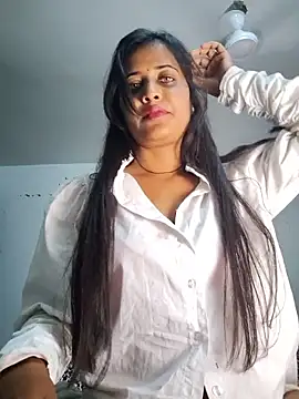cute radhikaa online show from March 2026 10:00:02 PM