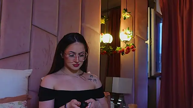 LucyLextonX online show from March 2026 04:35:01 AM