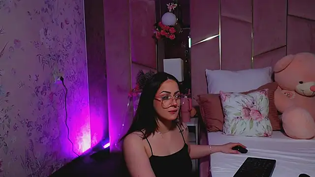 LucyLextonX online show from April 2026 02:44:02 AM