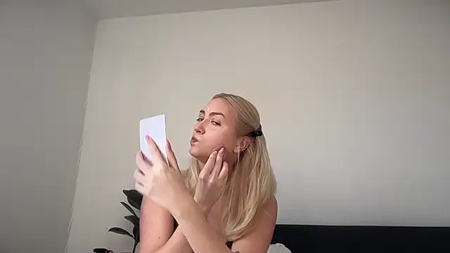 Kitty Swetty online show from April 2026 09:03:01 AM