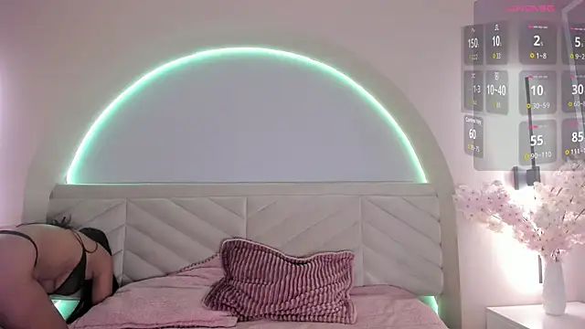 Bella Williiams online show from July 2026 12:22:02 PM