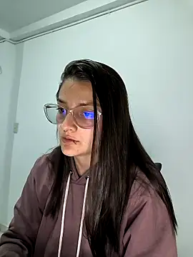 Coralinne   online show from April 2026 01:07:01 AM