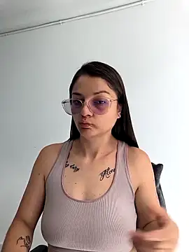 Coralinne   online show from April 2026 03:03:01 PM