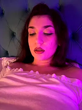 ScarletBloom  online show from November 2025 04:42:01 PM