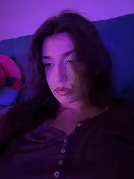 ScarletBloom  online show from November 2025 05:12:01 PM